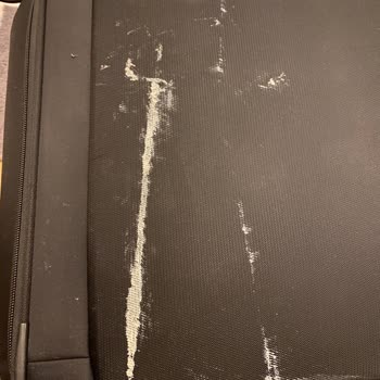 Pegasus Uçuşunda Samsonite Bavulum Boya Lekesiyle Kirlenip Hasar Gördü