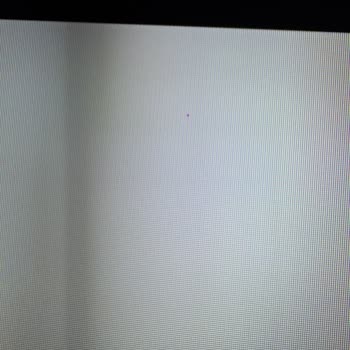Kusurlu Panel Ve İletişimsiz Servis Nedeniyle Samsung TV Değişim Talebi