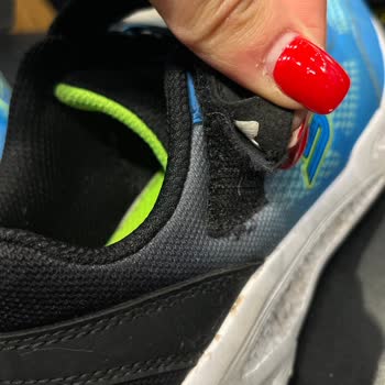 Skechers Ayakkabım 1 Ayda Parçalandı, İade Reddi Beni Hayal Kırıklığına Soktu