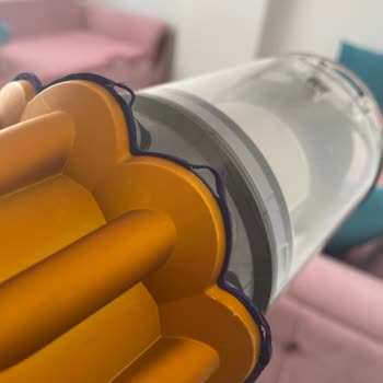 Dyson Süpürge Silikon Parçası Serviste Yırtıldı Ve Daha Kötü Görünerek Geri Döndü