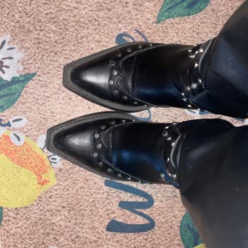 Ayıplı Pull & Bear Çizmesi, Trendyol Ve Satıcı Sorumluluklarını Karşılıklı Atıyor