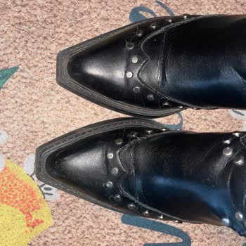 Ayıplı Pull & Bear Çizmesi, Trendyol Ve Satıcı Sorumluluklarını Karşılıklı Atıyor