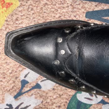 Ayıplı Pull & Bear Çizmesi, Trendyol Ve Satıcı Sorumluluklarını Karşılıklı Atıyor