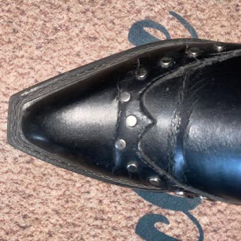 Ayıplı Pull & Bear Çizmesi, Trendyol Ve Satıcı Sorumluluklarını Karşılıklı Atıyor