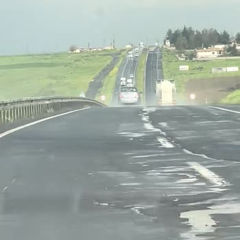 Viranşehir Çıkışı İle Kızıltepe Arasındaki Yol Tehlikeli, Acil Onarım Bekliyor