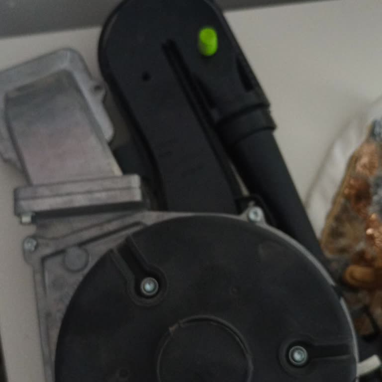 5 Bin TL Nakit Ödeme Sonrası Kombi Bakım Hizmeti Alınamaması Ve Parça Geri Dönüşü Talebi