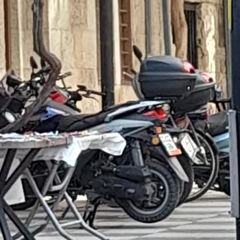 Motosikletler Sokakta Kapalı Olsa Da Geçişe Devam Ediyor, Güvenlik Ve Gürültü Sorunu