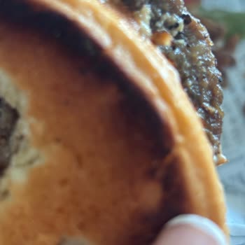 Geç Gelen Soğuk Ve Yanmış Burger Siparişinde İade Ve Açıklama Talebi