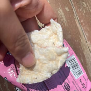 Şok Mağazasında Satın Alınan Çilekli Yoğurtta Bayat Lezzet Ve Siyah Lekeler