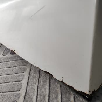 Profilo Buzdolabında Ön Kapaklarda Boya Atması Ve Paslanma