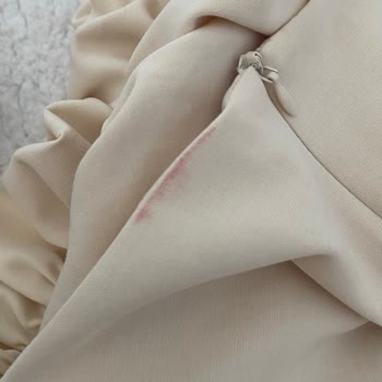 Beden Etiketi Karmaşası Ve Ruj Lekeli Ürünler İçin Zara’dan Açıklama Talebi