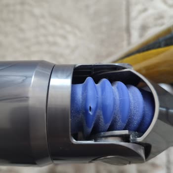 Dyson V15 Detect Süpürgemde Sürekli Parça Kırılmaları Ve Ücretsiz Değişim Talebi