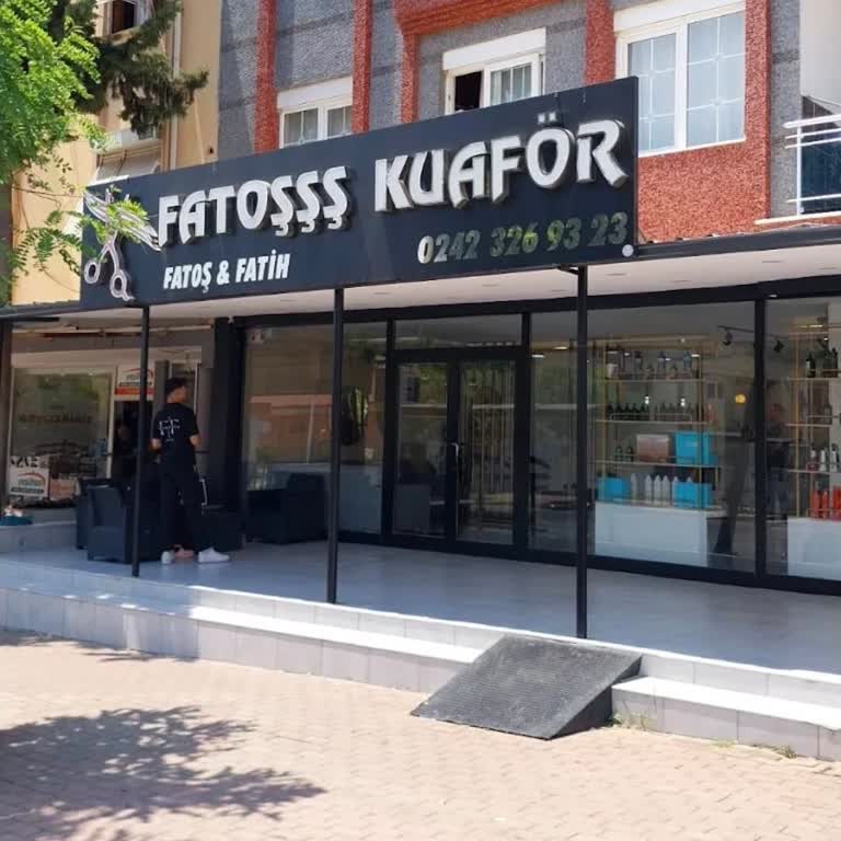 Fatoş Fatih Kuaför Aşırı Sıcak Su Ve Sert Personel Davranışı