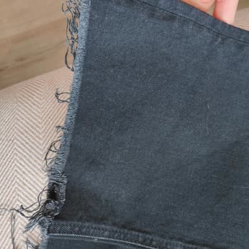 Defolu Mavi Jean Üzerinde Üretim Hatası Olmadığı Söylenmesine Rağmen İade Talebi