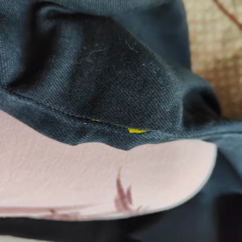 Defolu Mavi Jean Üzerinde Üretim Hatası Olmadığı Söylenmesine Rağmen İade Talebi