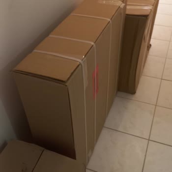 Klozet Ve Banyo Dolabı Setinde Eksik Musluk Parçaları Ve Mağaza Sorumluluk Reddi