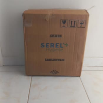 Klozet Ve Banyo Dolabı Setinde Eksik Musluk Parçaları Ve Mağaza Sorumluluk Reddi