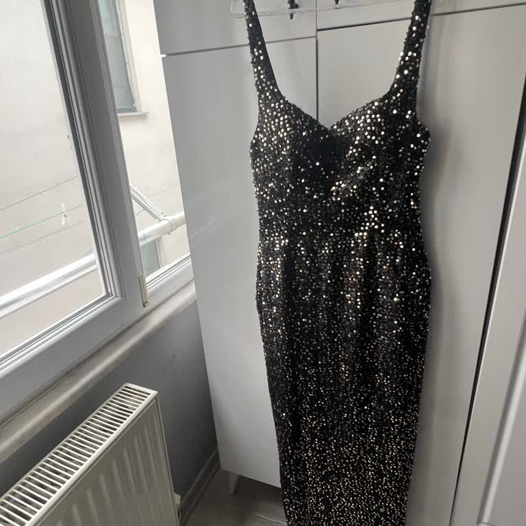 İndirimli Elbise İçin İade Engeli Ve Ücretli Değişim Mağduriyetine Yol Açıyor