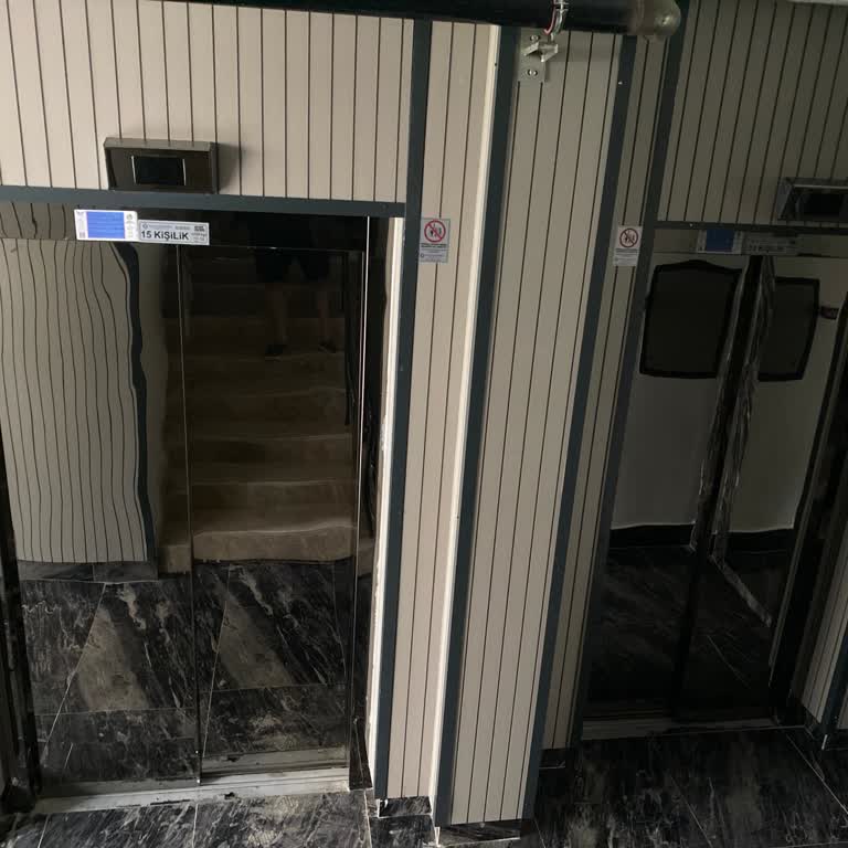 C Blokta Elektrik Kesintisi Ve Asansör Çalışmaması Hasta Bebek Mağduriyetine Neden Oluyor