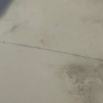 Nisa Coşkun İnşaat’tan Cam Sızıntısı Ve Kalebodur Çatlakları İçin Çözüm Talebi