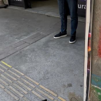 Digiturk Bayisinde Müşteri Üzerine Kutu Fırlatılması Ve Ceza Tehdidi