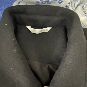 Zara'dan Gelen Ceket Kirli Ve Saçlı, Hijyenik Değil