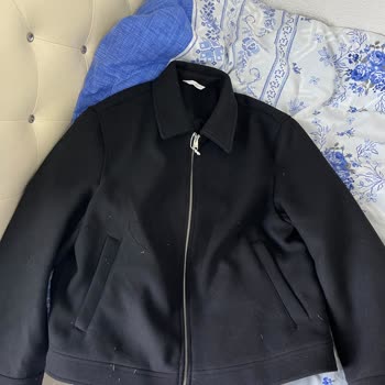 Zara'dan Gelen Ceket Kirli Ve Saçlı, Hijyenik Değil