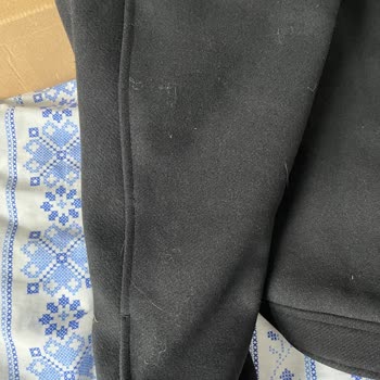 Zara'dan Gelen Ceket Kirli Ve Saçlı, Hijyenik Değil