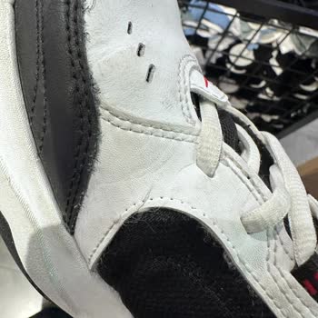 Ayıplı Nike Air Ayakkabının Dikişleri Açıldı, Üretim Kusuru Olmadığı İddiasıyla İade Reddedildi