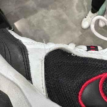 Ayıplı Nike Air Ayakkabının Dikişleri Açıldı, Üretim Kusuru Olmadığı İddiasıyla İade Reddedildi