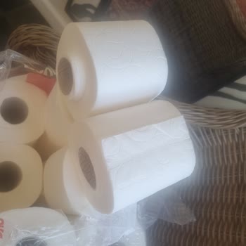 Amazon Renova Grand Royal Toilet Paper Defective Rolls Issue