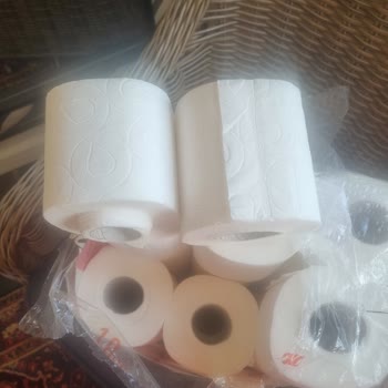 Amazon Renova Grand Royal Toilet Paper Defective Rolls Issue