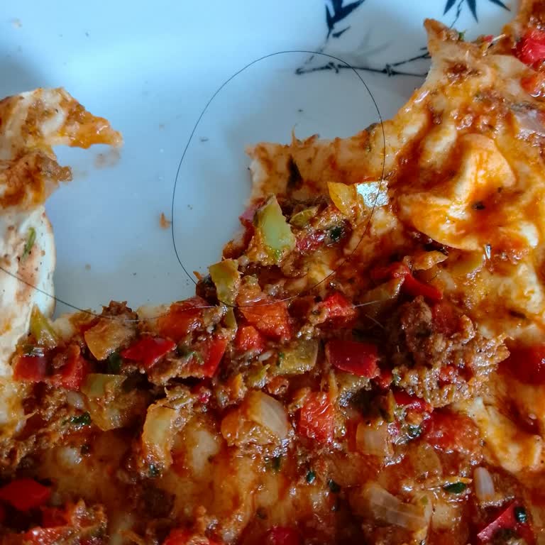 BİM Demetevler Dondurulmuş Lahmacunda Saç Kılı Şaşırtıcı Keşif