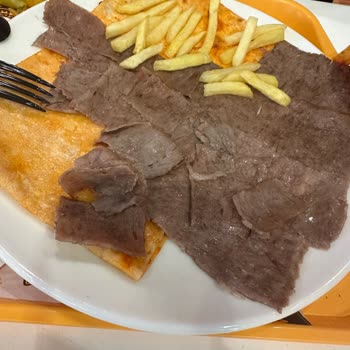 212 AVM Kasap Dönerde Kalitesiz Döner Ve Yüksek Fiyat İçin İade Talebi