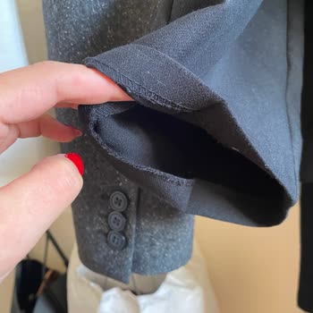 Zara Mağazasından Alınan Pantolon Tek Kullanımda Paçası Çıktı Ve Dönüş Yapılmadı