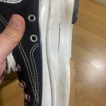 Converse Run Star Hike Platform Ayakkabısının Hızlı Yırtılması Ve Tabana Açılması Hayal Kırıklığı