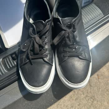 Sesli Deri Sürtünmesi Nedeniyle Hotiç Sneakers’te Garanti Reddi Ve Değişim Talebi