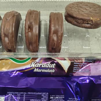 Ülker Halley Karadut Aromalı Ürün İçinde Kurtlanmış Parçalar Bulundu