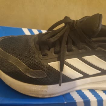 Az Kullanılan Adidas Runfalcon Ayakkabısının Ön Kısmının Açılması Ve Değişim Talebi