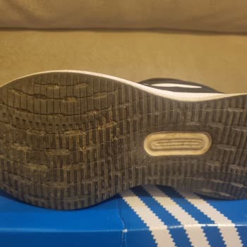 Az Kullanılan Adidas Runfalcon Ayakkabısının Ön Kısmının Açılması Ve Değişim Talebi