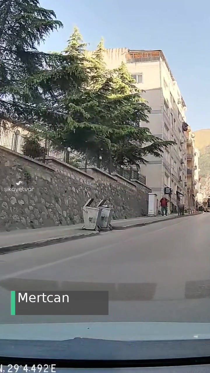 Bursa 6. Şehit Ast. Oksan Altanay Caddesi’nde Tehlikeli Mazgal Sorunu videonun kapak resmi