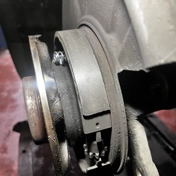 Mercedes Sprinter El Freni Balatası Yağlanması Sorunu Kontrol Edilmedi Ve Güvenlik Endişesi