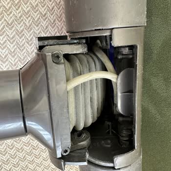 Dyson Başlık Parçasındaki Tekrarlayan Kırık Garanti Dışı Değerlendirildi