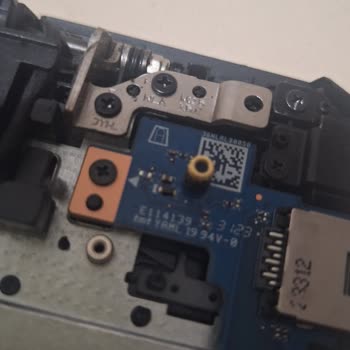 Casper Nirvana Servis Sonrası Piksel Patlaması Ve Kırık Menteşe, Uygunsuz Üslup