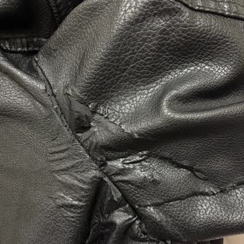 Jack & Jones Deri Cekette Deri Dökülmesi Ve İade Talebi