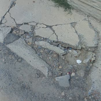 Yeniköy Sokaklarındaki Çukurlu Yol Ve Toz Sorunu Araçlarıma Zarar Veriyor