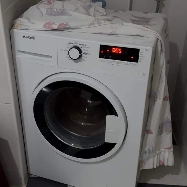 Arçelik Çamaşır Makinesinin Sıkma Esnasında Yerinden Çıkması Annemi Sakatladı