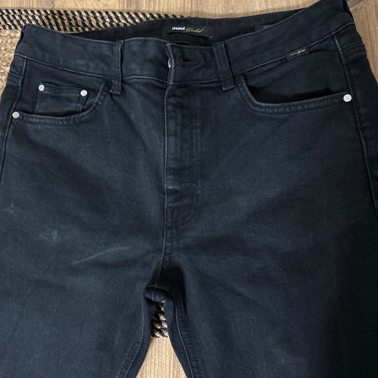 Kısa Sürede Renk Atan Jean Pantolonun Değişimini İstiyorum