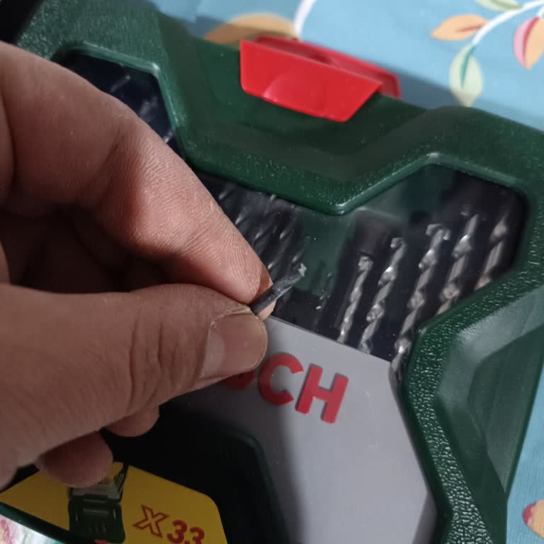 Hepsiburada’da Satın Alınan Bosch Setinde Kırılan Ahşap Uç Ve Orijinallik Şüphesi