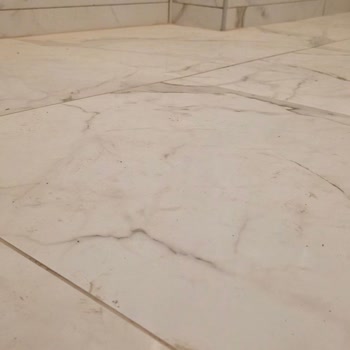 Çanakkale Seramik Yerde Su Toplanmasından Dolayı Yer Seramiklerinde Defo Olduğunu Fark Ettik